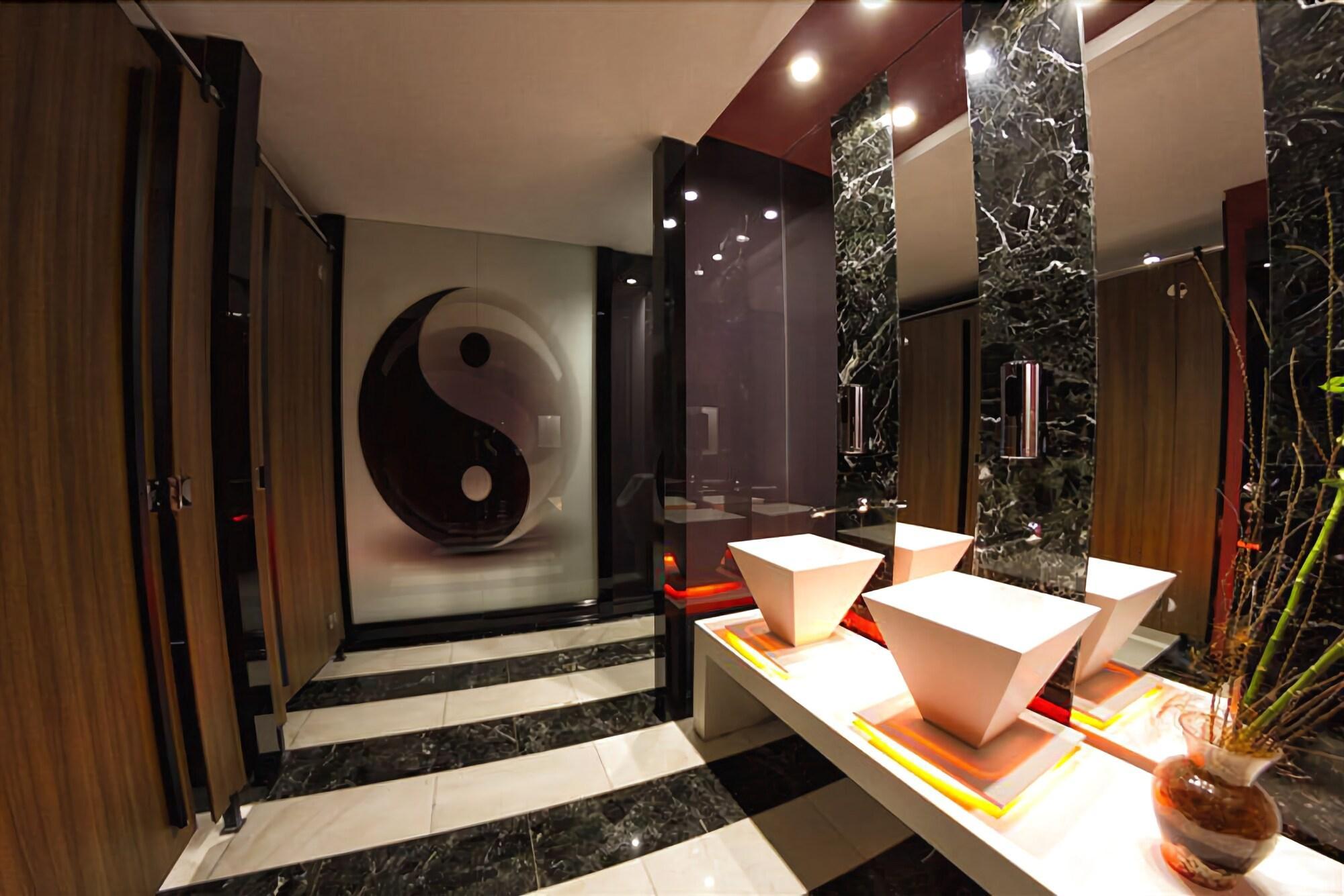 Modernity Hotel เอสเกซีเฮียร์ ภายนอก รูปภาพ