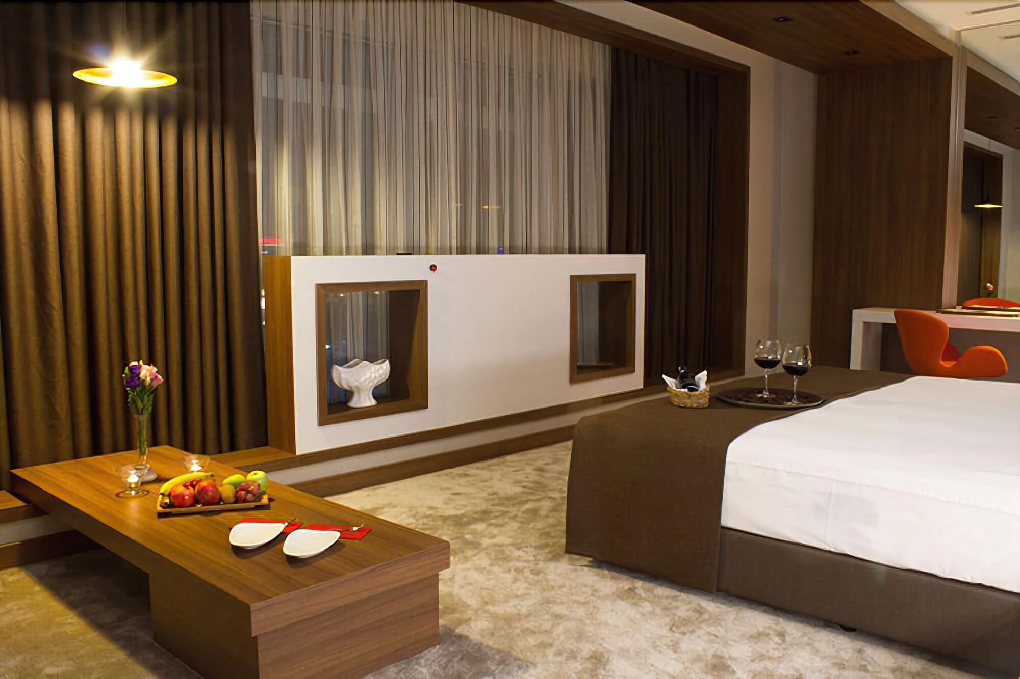 Modernity Hotel เอสเกซีเฮียร์ ภายนอก รูปภาพ