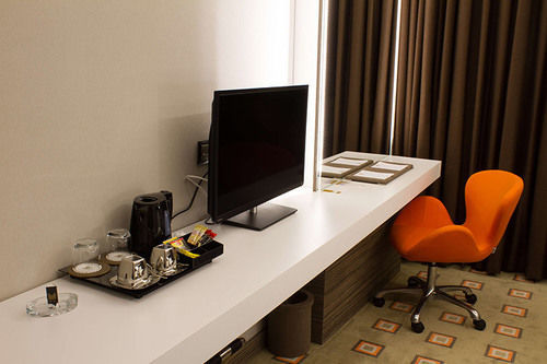 Modernity Hotel เอสเกซีเฮียร์ ภายนอก รูปภาพ